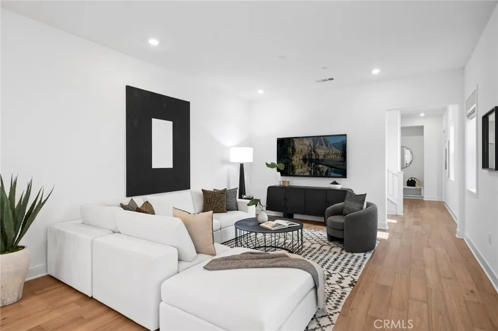 Irvine, California 92618, United States, 4 Bedrooms Bedrooms, ,5 BathroomsBathrooms,Residential,Active,158782