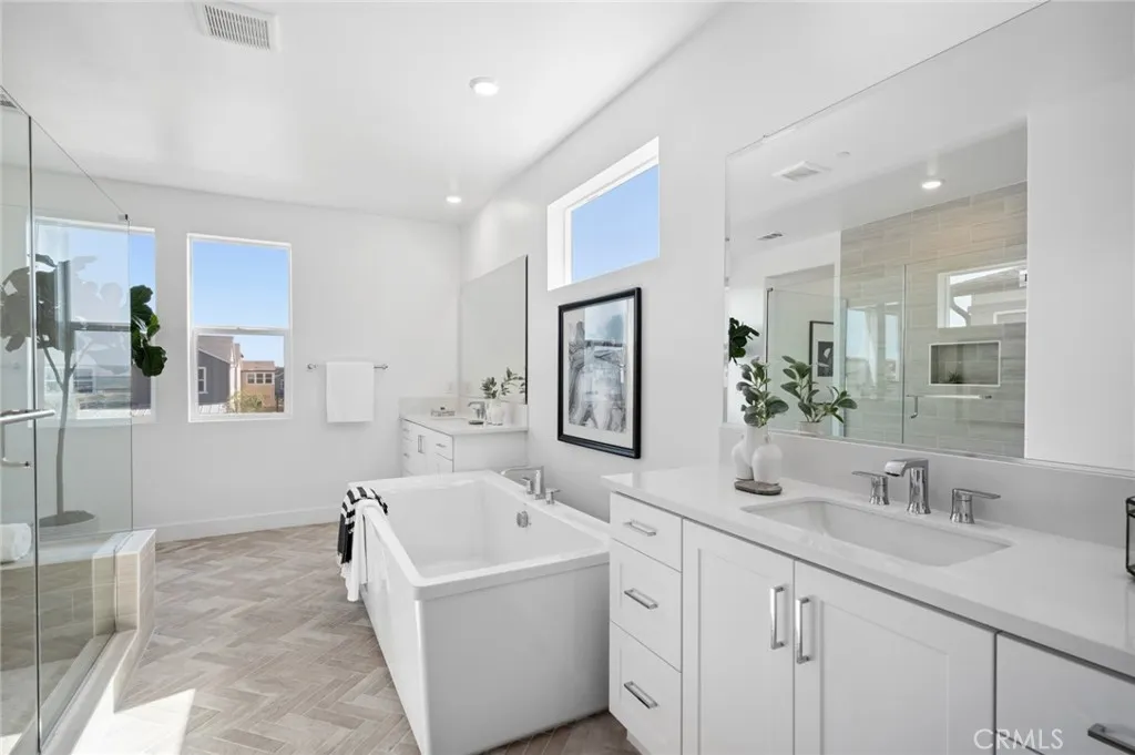 Irvine, California 92618, United States, 4 Bedrooms Bedrooms, ,5 BathroomsBathrooms,Residential,Active,158782