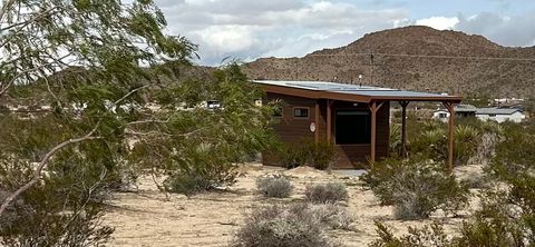 Photo of 63323 La Brisa Drive, Joshua Tree, CA 92252 (MLS # JT25059104)
