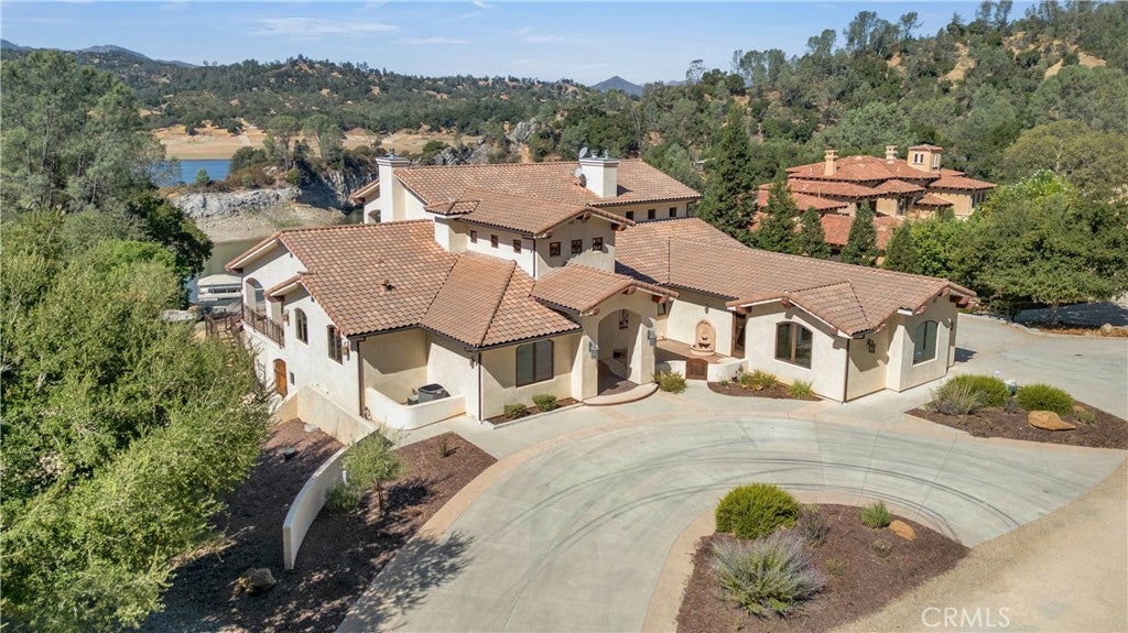 8820 Cantinas Point