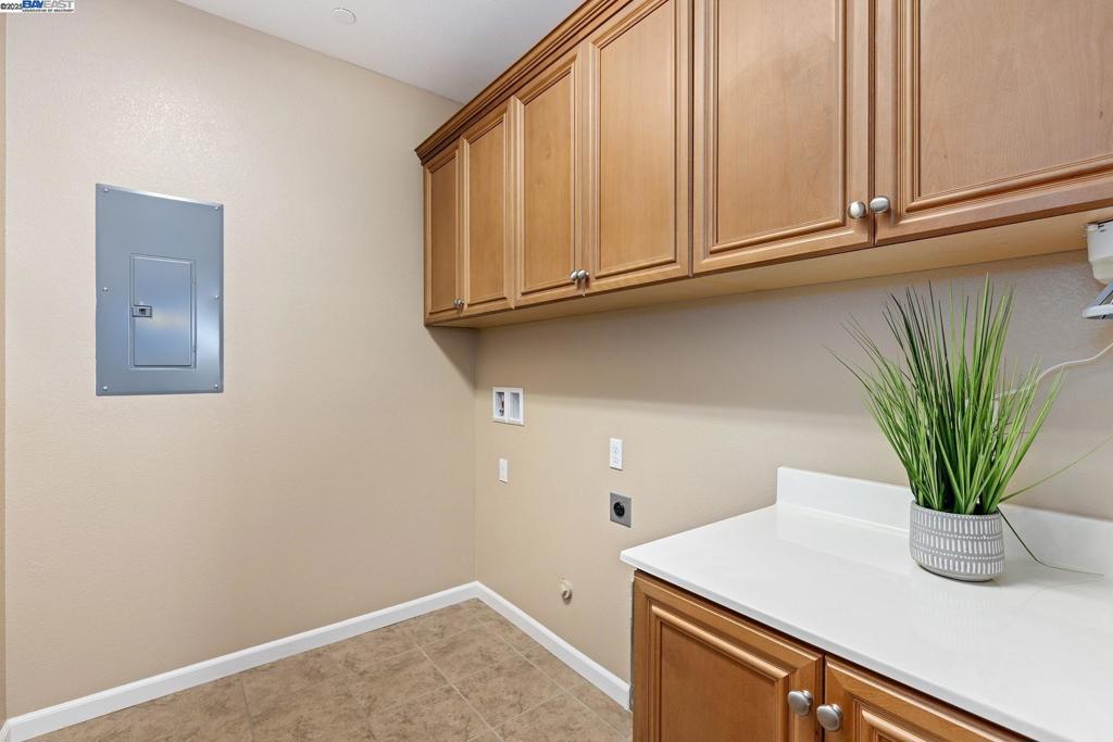 THE LAKES - Residential