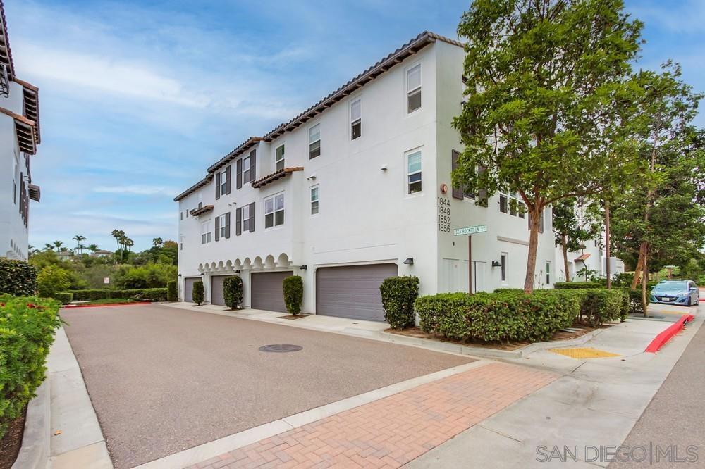 La Costa - Residential
