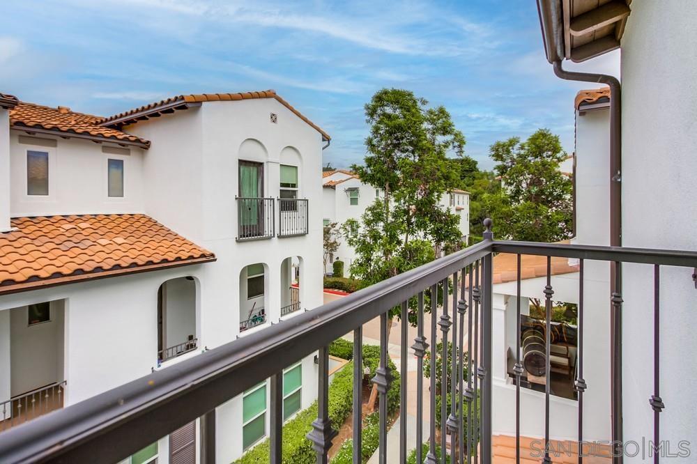 La Costa - Residential