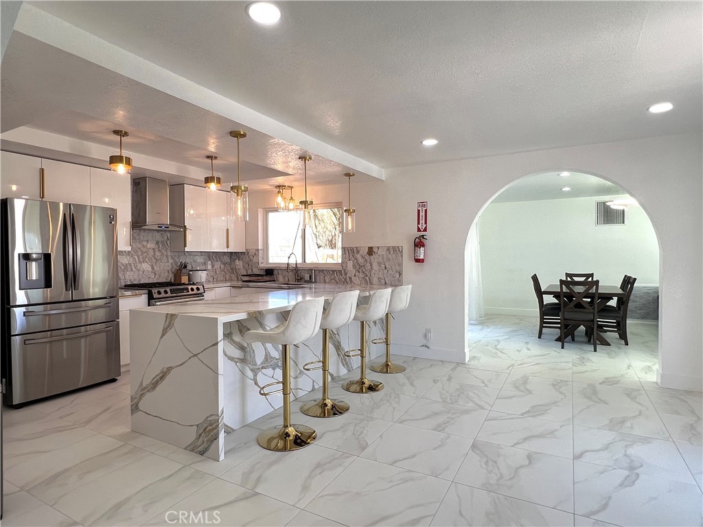 445 E San Rafael Drive