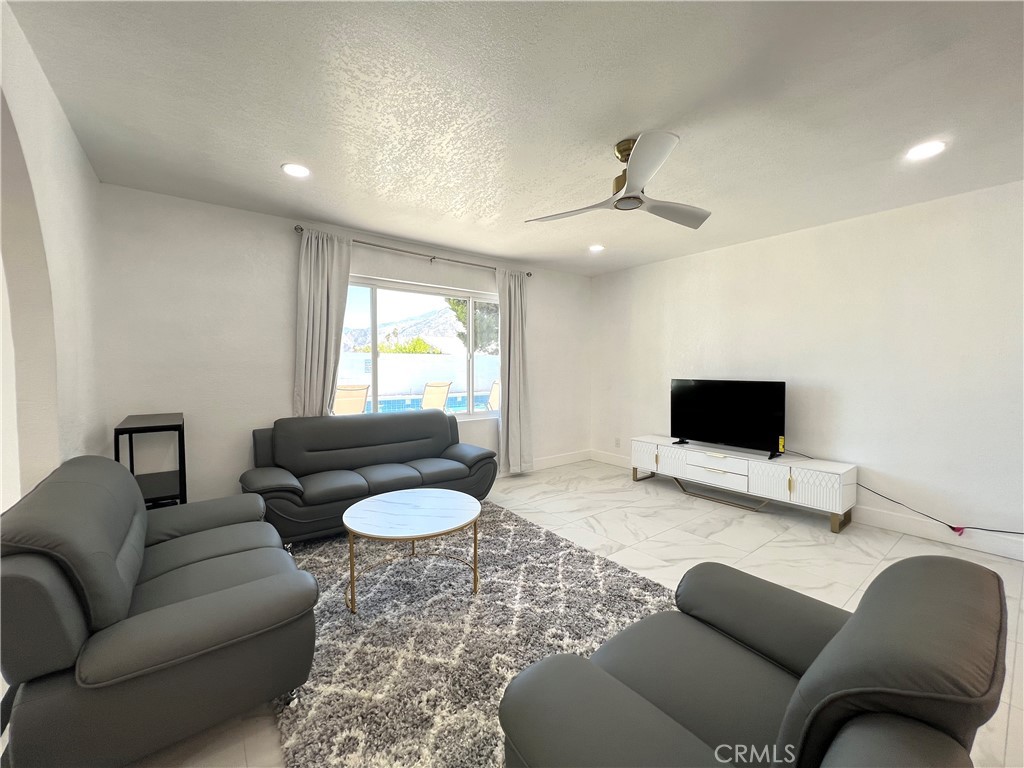 445 E San Rafael Drive