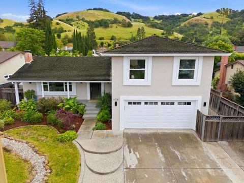 Photo of 608 Curie Drive, San Jose, CA 95123 (MLS # ML82044153)