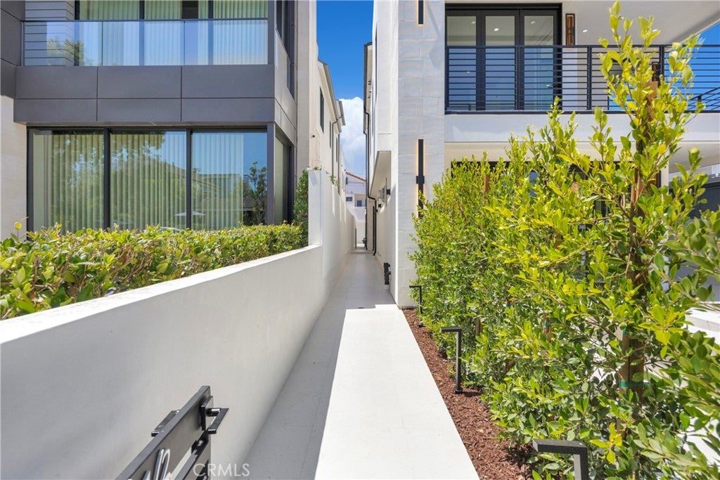 321 Larkspur Avenue 1/2, Corona Del Mar CA 92625 - Photo 30