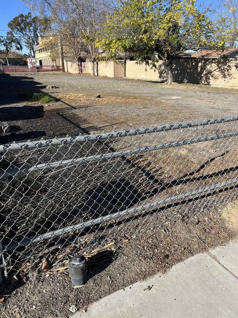 281 222-08-00 D Street