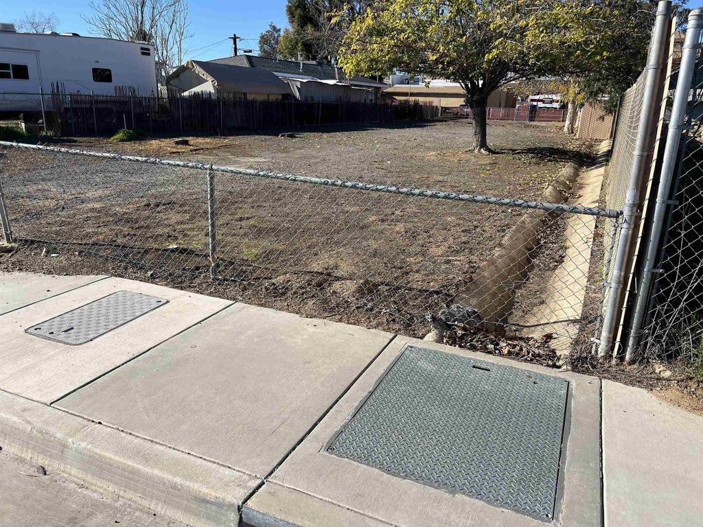 281 222-08-00 D Street