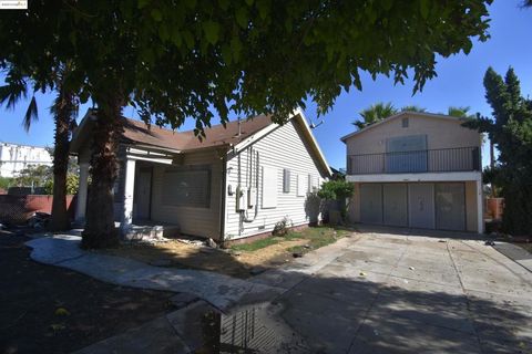 Photo of 20 S Los Angeles Ave Ave, Stockton, CA 95203 (MLS # 41115414)