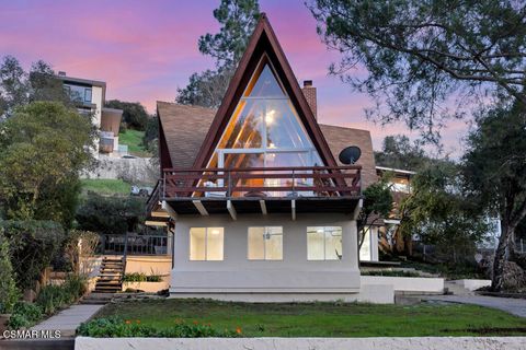 Photo of 370 Lower Lake Road, Lake Sherwood, CA 91361 (MLS # 226000117)