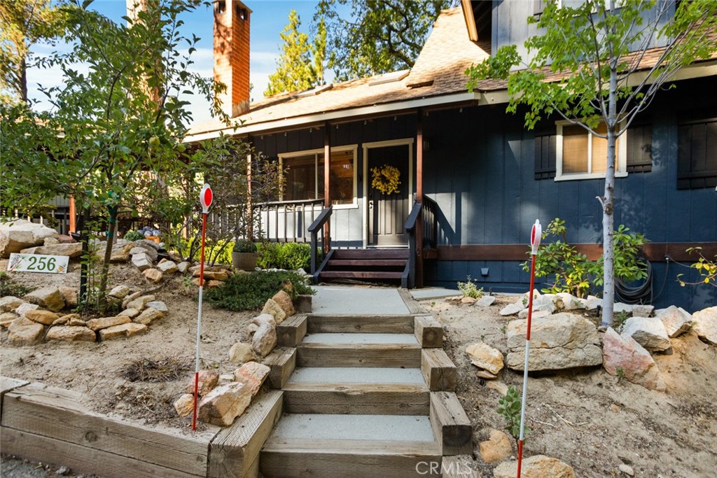 256 N Fairway