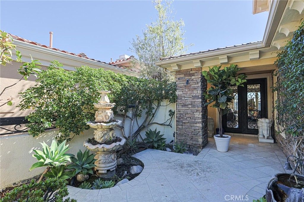 Photo of 34 Sunset Cove Cv, Newport Coast, CA 92657 (MLS # ND26099285)