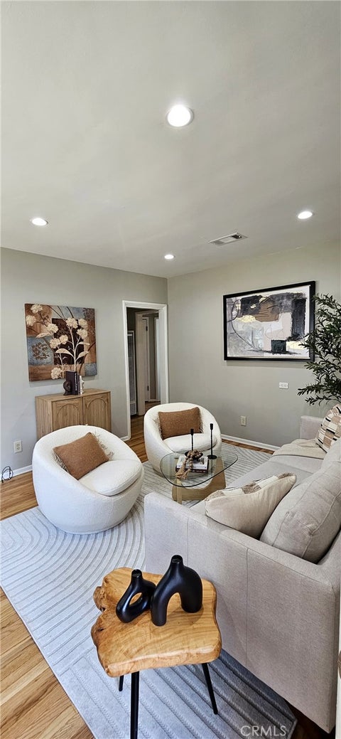 Photo of 10344 Oro Vista Avenue, Sunland, CA 91040 (MLS # SR26193472)