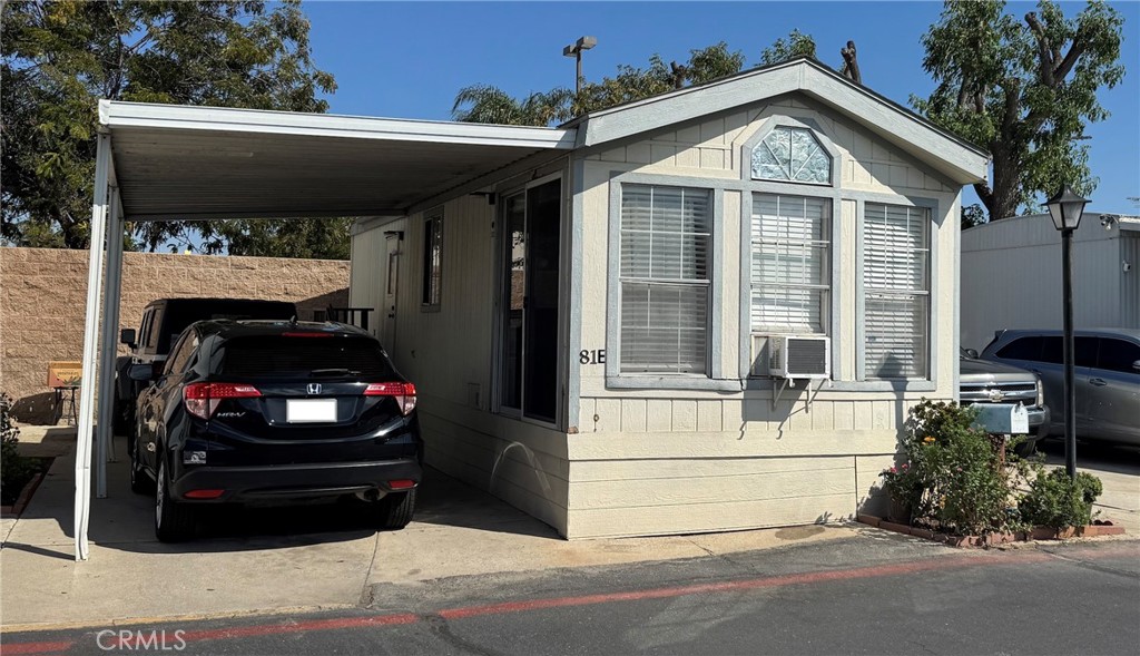 1850 W Orangethorpe