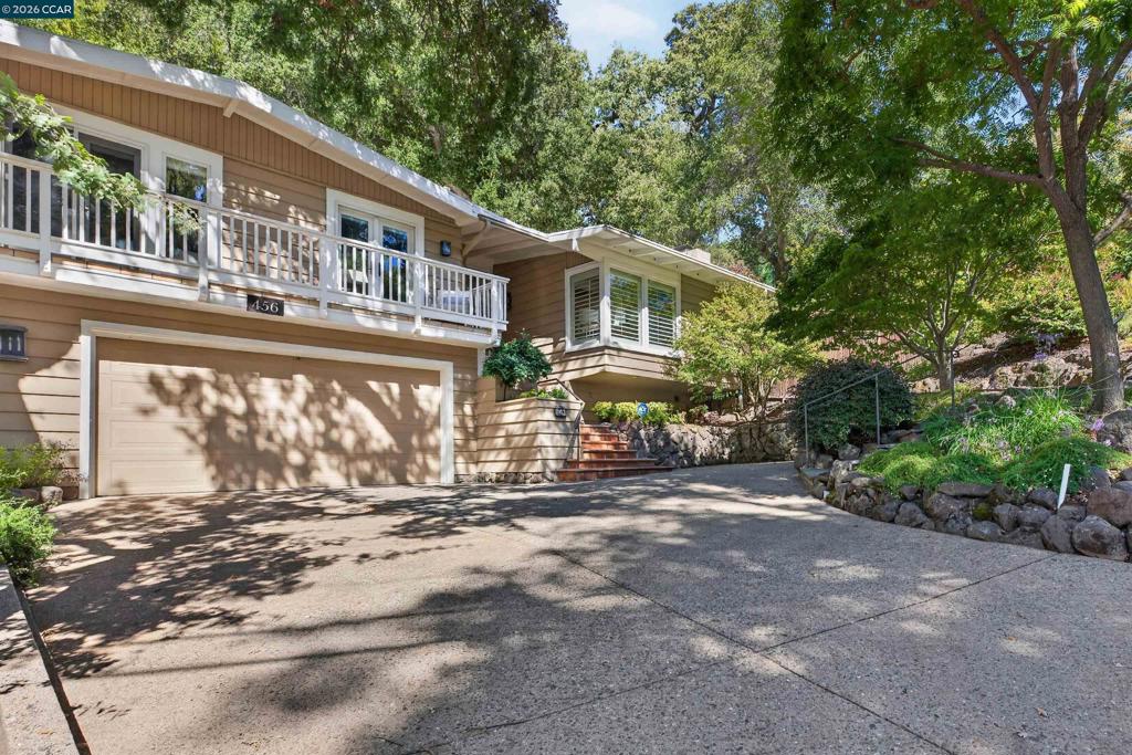 456 Camino Sobrante