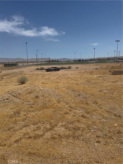 Photo of 0 Tepee Rd, Apple Valley, CA 92307 (MLS # DW26121257)