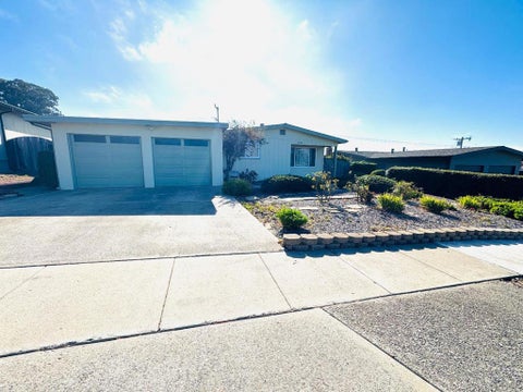 Photo of 3258 Villa Circle, Marina, CA 93933 (MLS # ML82062780)