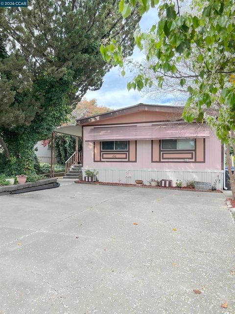 Photo of 198 Kona Cir Cir, Pittsburg, CA 94565 (MLS # 41127862)