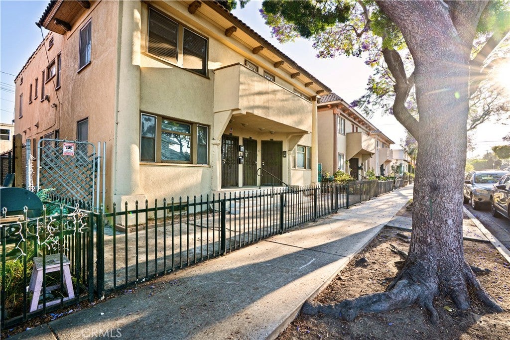 508 W 10th ST