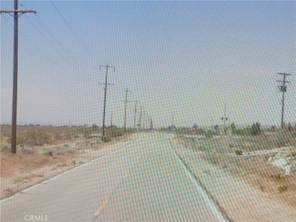 Raw land property ready to be developed or be used possibly for farming. Property its located on a major paved street with access to water, power and a large frontage with visibility. New developments are being built and sold fast in the area. Take advantage today.
