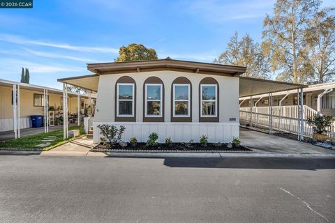 Photo of 2122 2122 Dalis Dr Dr, Concord, CA 94520 (MLS # 41126273)