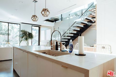 Photo of 115 Park Place, Venice, CA 90291 (MLS # 26827863)