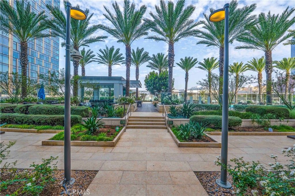 Photo of 877 Francisco #517, Los Angeles, CA 90017 (MLS # DW26056821)