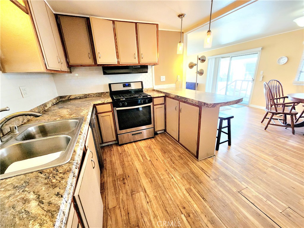 24200 Walnut 62