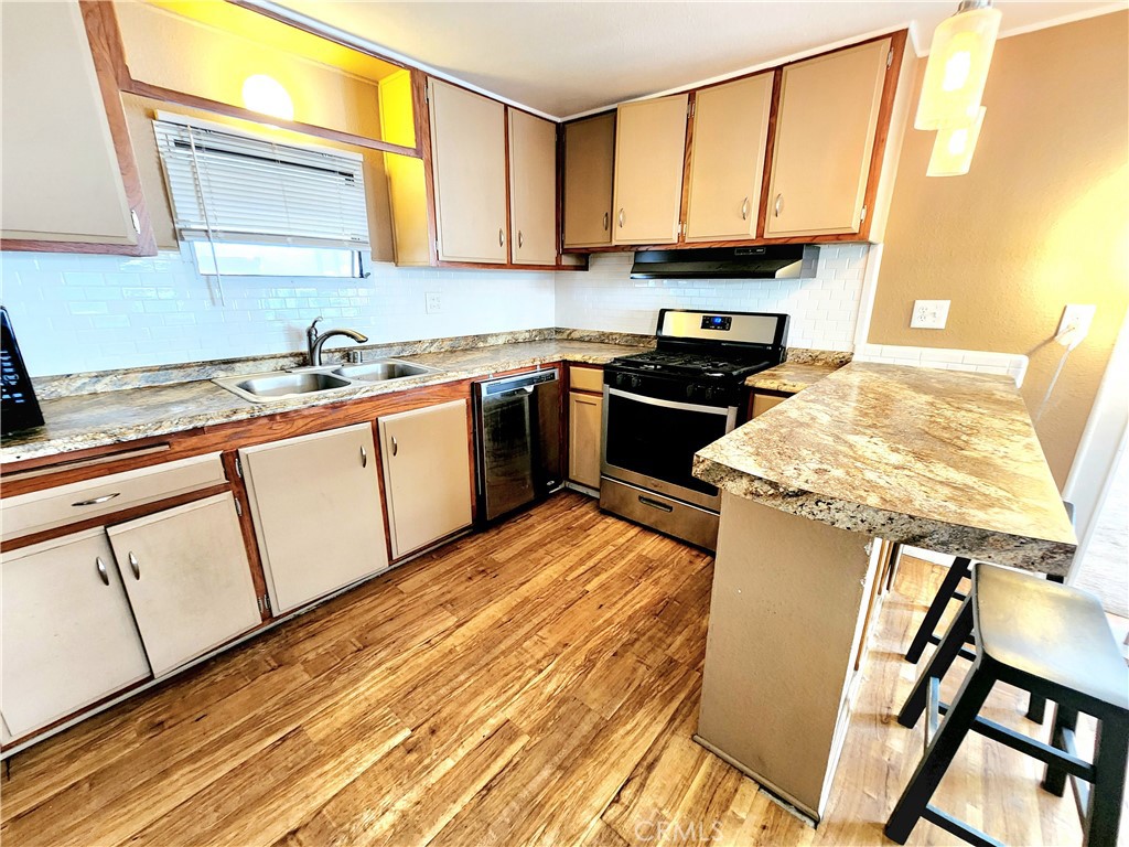 24200 Walnut 62