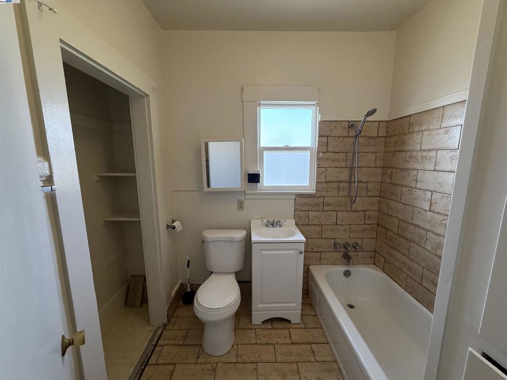 VALLEJO HEIGHTS - Residential Income