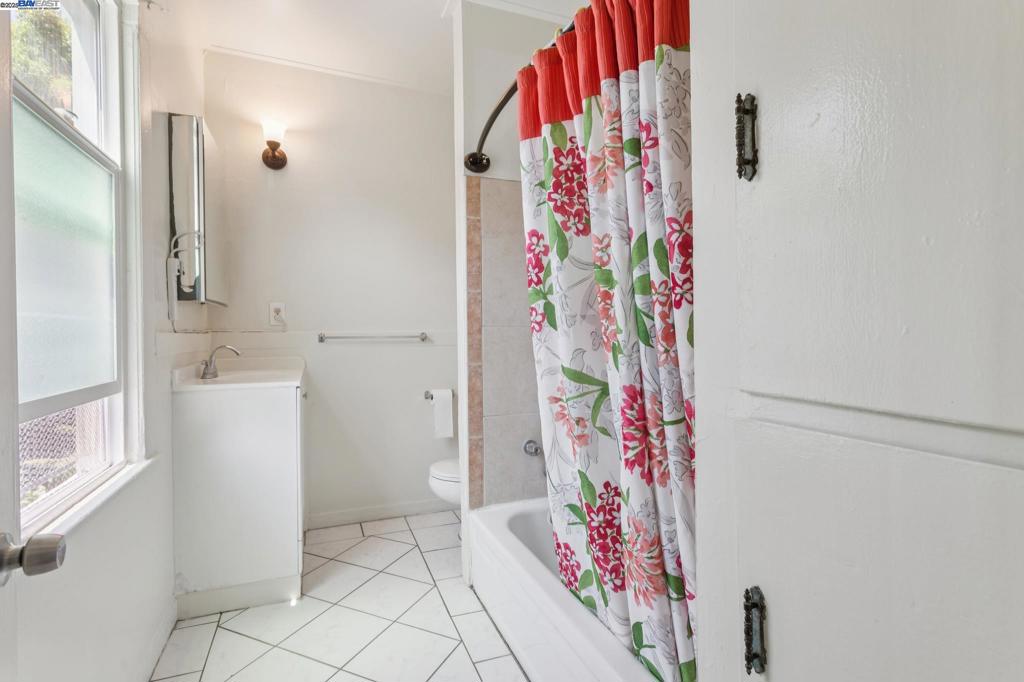 VALLEJO HEIGHTS - Residential Income