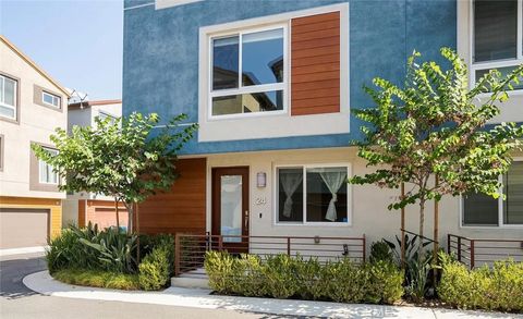 Photo of 2581 Arvia St #24, Los Angeles, CA 90065 (MLS # OC26069405)