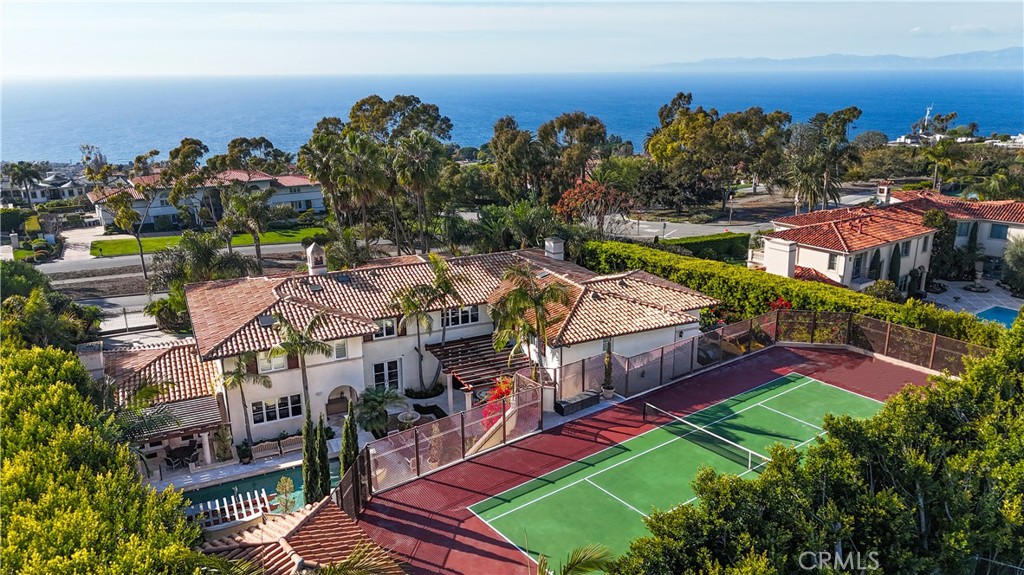 1502 Paseo La Cresta