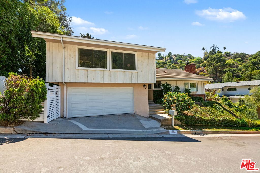 7554 Devista Drive, Los Angeles CA 90046