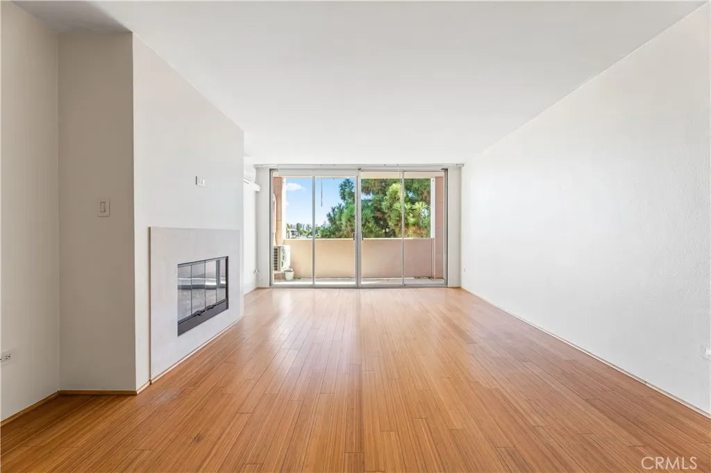 Los Angeles, California 90057, United States, 1 Bedroom Bedrooms, ,1 BathroomBathrooms,Residential,Active,229233