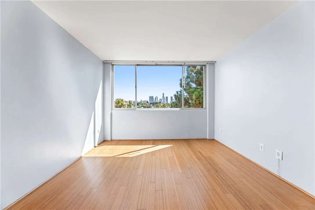 Los Angeles, California 90057, United States, 1 Bedroom Bedrooms, ,1 BathroomBathrooms,Residential,Active,229233