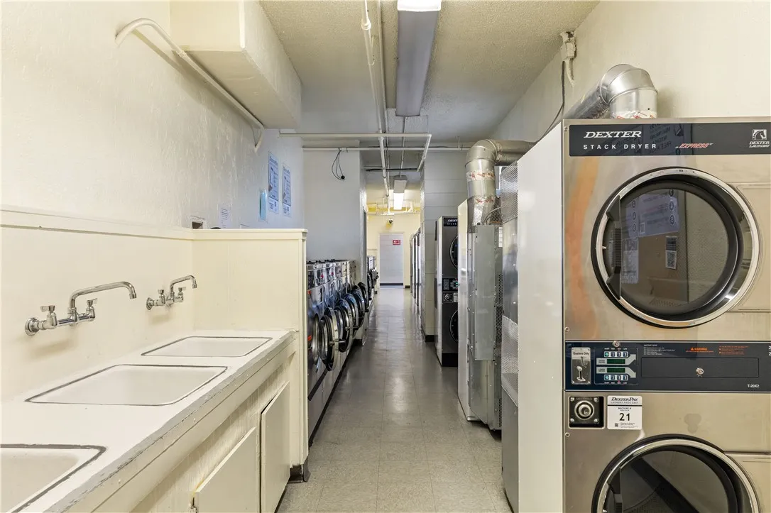 Los Angeles, California 90057, United States, 1 Bedroom Bedrooms, ,1 BathroomBathrooms,Residential,Active,229233