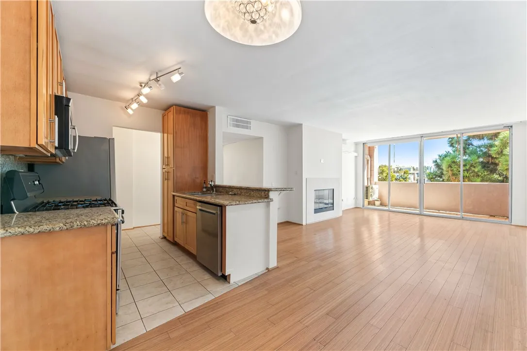 Los Angeles, California 90057, United States, 1 Bedroom Bedrooms, ,1 BathroomBathrooms,Residential,Active,229233