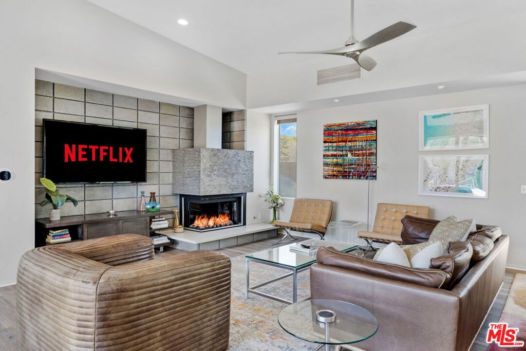 1090 Azure Court