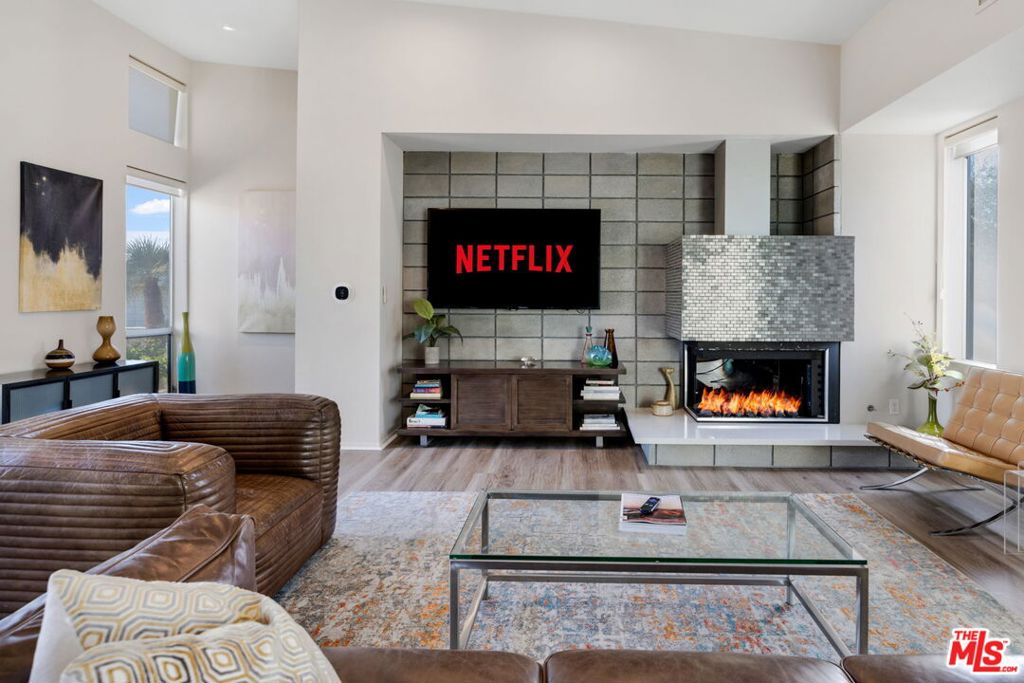 1090 Azure Court