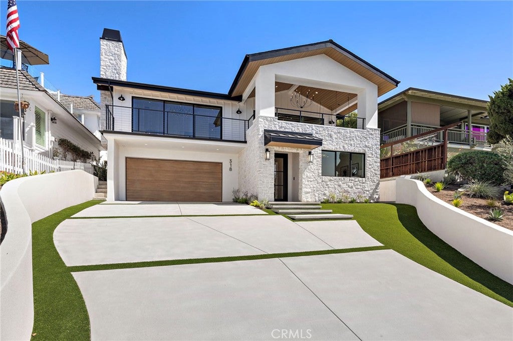 318 Avenida Costanso