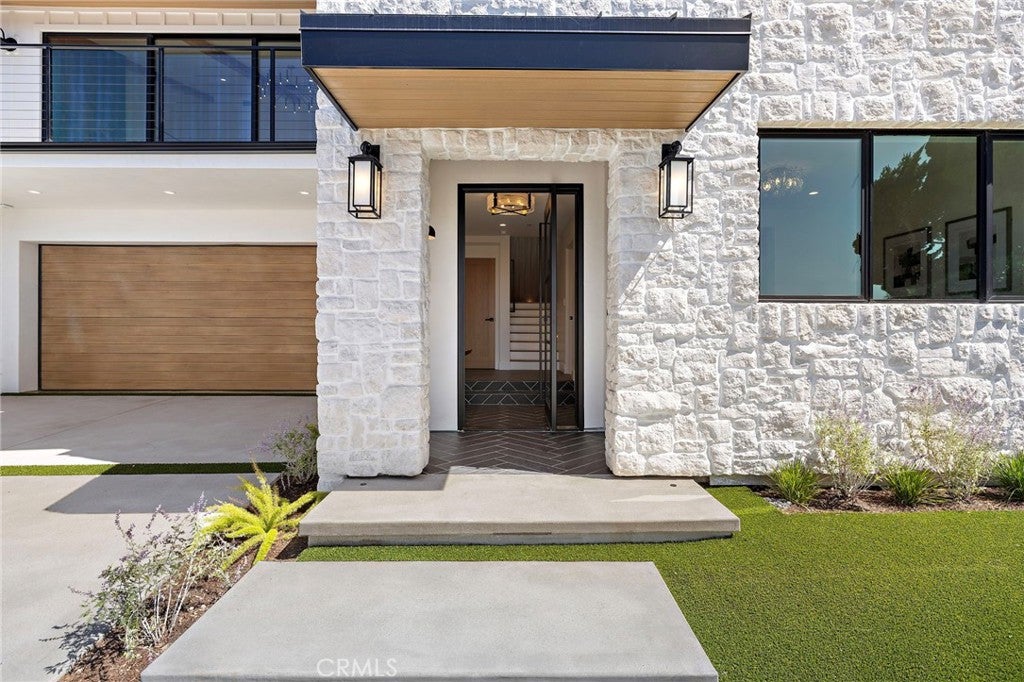 Photo of 318 Avenida Costanso, San Clemente, CA 92672 (MLS # OC26213782)