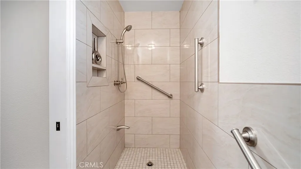 Walnut, California 91789, United States, 4 Bedrooms Bedrooms, ,3 BathroomsBathrooms,Residential,Active,212159