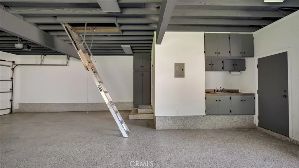 Walnut, California 91789, United States, 4 Bedrooms Bedrooms, ,3 BathroomsBathrooms,Residential,Active,212159