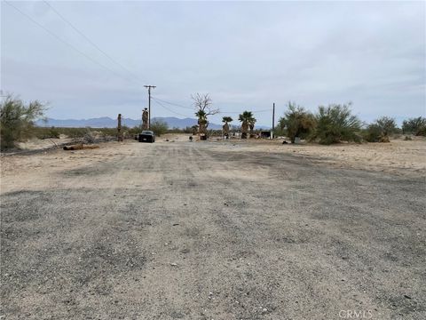 Photo of 25550 Kaiser Rd, Desert Center, CA 92239 (MLS # TR26083715)