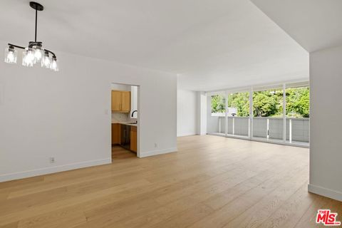 Photo of 8787 Shoreham Drive #802, West Hollywood, CA 90069 (MLS # 26739631)