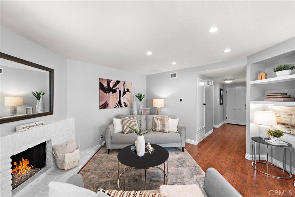 2554 Elden Avenue B101