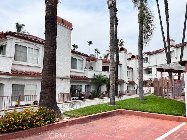 264 E Beverly Boulevard A