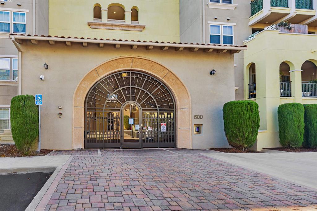 Properties 4 600 S Abel St 225